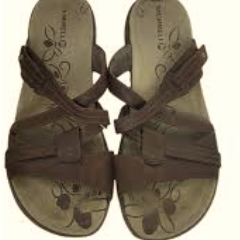 Merrill sandals - brown leather. Very comfortable but do not fit me any more